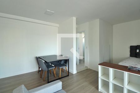 Sala de apartamento para alugar com 1 quarto, 42m² em Campestre, Santo André