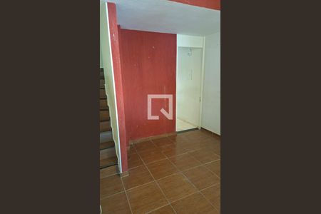 Sala de casa de condomínio à venda com 2 quartos, 63m² em Vila Maria Eugênia, Campinas