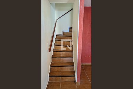Escada de casa de condomínio à venda com 2 quartos, 63m² em Vila Maria Eugênia, Campinas