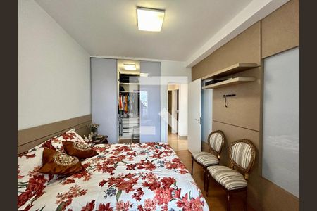 Quarto de apartamento à venda com 3 quartos, 95m² em Santo Antônio, Belo Horizonte
