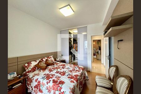 Quarto de apartamento à venda com 3 quartos, 95m² em Santo Antônio, Belo Horizonte