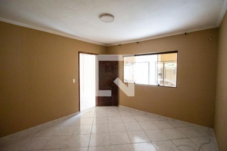Sala de casa à venda com 2 quartos, 119m² em Conjunto Residencial José Bonifácio, São Paulo