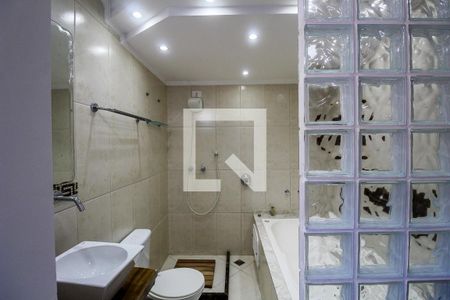 Banheiro de casa para alugar com 3 quartos, 130m² em Chácara Mafalda, São Paulo