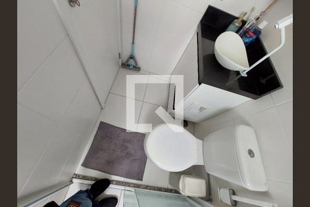 Banheiro de apartamento para alugar com 1 quarto, 27m² em Jardim Cidália, São Paulo