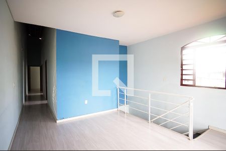 Sala 3 de casa para alugar com 3 quartos, 270m² em Planalto, Belo Horizonte