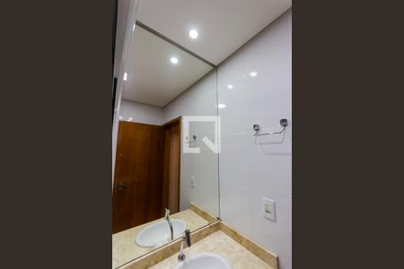 Apartamento à venda com 70m², 2 quartos e 1 vaga Apartamento à venda com 70m², 2 quartos e 1 vagaBanheiro