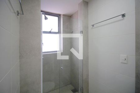 Banheiro das Semi Suites de apartamento à venda com 4 quartos, 140m² em Carmo, Belo Horizonte