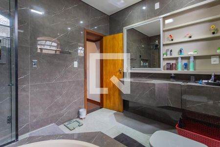 Casa à venda com 450m², 4 quartos e 4 vagas Casa à venda com 450m², 4 quartos e 4 vagasBanheiro da Suíte