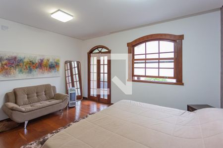 Casa à venda com 450m², 4 quartos e 4 vagas Casa à venda com 450m², 4 quartos e 4 vagasSuíte