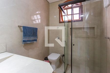 Casa à venda com 450m², 4 quartos e 4 vagas Casa à venda com 450m², 4 quartos e 4 vagasBanheiro 2