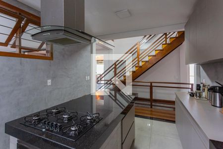 Casa à venda com 450m², 4 quartos e 4 vagas Casa à venda com 450m², 4 quartos e 4 vagasCozinha