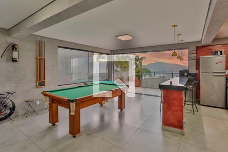 Casa à venda com 450m², 4 quartos e 4 vagas Casa à venda com 450m², 4 quartos e 4 vagasEspaço Gourmet