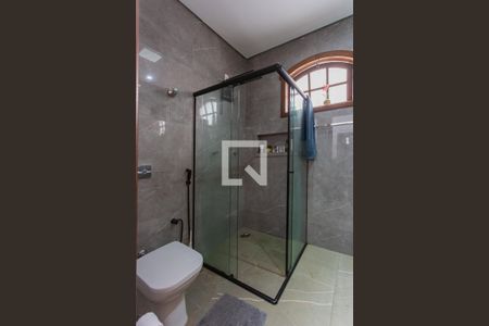 Casa à venda com 450m², 4 quartos e 4 vagas Casa à venda com 450m², 4 quartos e 4 vagasBanheiro