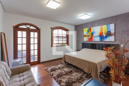 Casa à venda com 450m², 4 quartos e 4 vagas Casa à venda com 450m², 4 quartos e 4 vagasSuíte