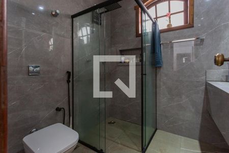 Casa à venda com 450m², 4 quartos e 4 vagas Casa à venda com 450m², 4 quartos e 4 vagasBanheiro