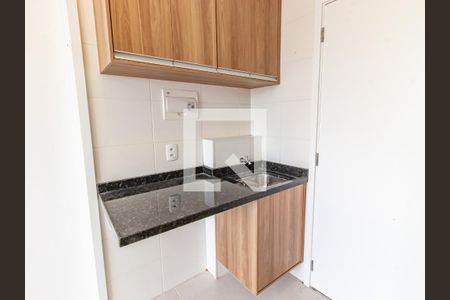 Sala/Cozinha de apartamento à venda com 1 quarto, 25m² em Vila Cláudia, São Paulo