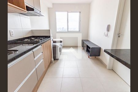 Sala/Cozinha de apartamento à venda com 1 quarto, 25m² em Vila Cláudia, São Paulo