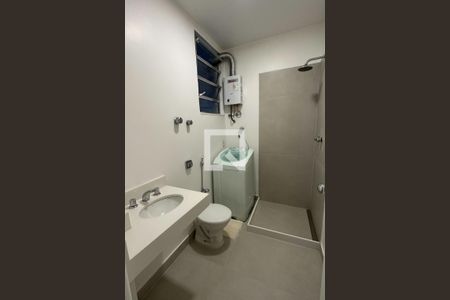 Banheiro  de apartamento à venda com 1 quarto, 38m² em Copacabana, Rio de Janeiro