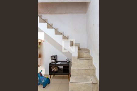 Escada de casa à venda com 3 quartos, 120m² em Goiânia, Belo Horizonte