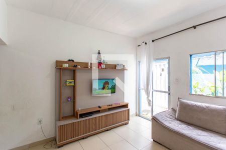Sala de casa à venda com 3 quartos, 120m² em Goiânia, Belo Horizonte