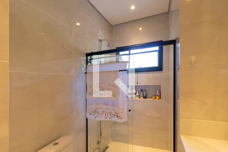 Banheiro da suíte 1 de casa de condomínio à venda com 3 quartos, 304m² em Swiss Park, Campinas