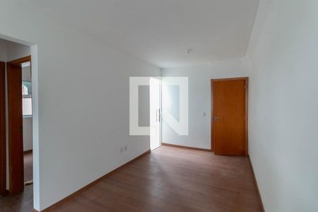 Sala  de apartamento para alugar com 2 quartos, 52m² em Arvoredo, Contagem