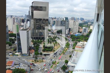 Vista da Rua de apartamento para alugar com 1 quarto, 58m² em Pinheiros, São Paulo