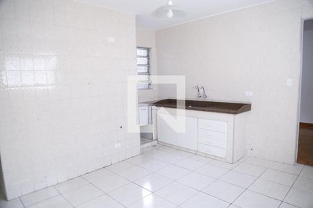 Cozinha de casa para alugar com 1 quarto, 50m² em Vila Cavaton, São Paulo