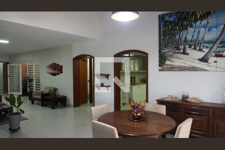 Sala de casa de condomínio à venda com 4 quartos, 600m² em Chácara Morada Mediterrânea, Jundiaí