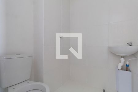 Banheiro de kitnet/studio à venda com 1 quarto, 15m² em Cidade Antônio Estêvão de Carvalho, São Paulo