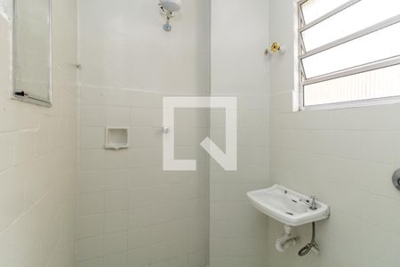 Banheiro de kitnet/studio para alugar com 1 quarto, 29m² em Santa Cecilia, São Paulo