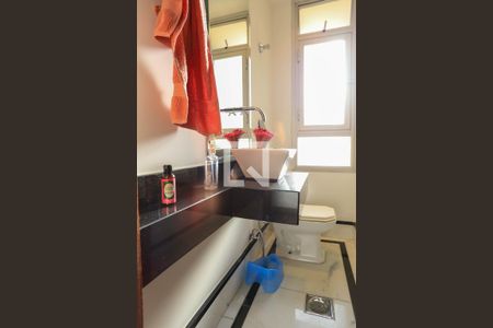 Lavabo de apartamento à venda com 4 quartos, 160m² em Serra, Belo Horizonte