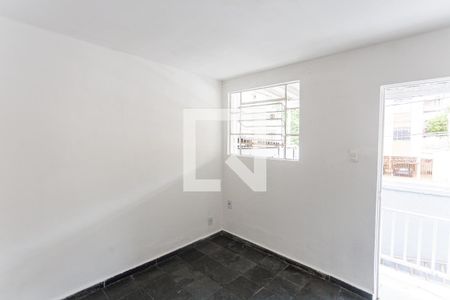 Sala de casa para alugar com 2 quartos, 200m² em Santa Efigênia, Belo Horizonte