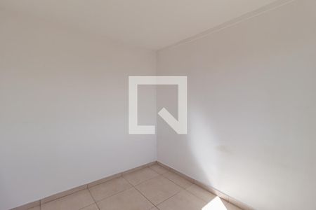 Quarto 1 de apartamento para alugar com 2 quartos, 44m² em Vila Silviania, Carapicuíba