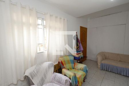 Casa à venda com 130m², 2 quartos e 2 vagasSala