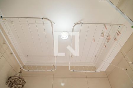 Apartamento à venda com 47m², 2 quartos e 1 vaga Apartamento à venda com 47m², 2 quartos e 1 vagaCozinha e Área de Serviço - Varal