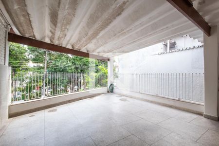 Varanda de casa à venda com 4 quartos, 210m² em Vila Campesina, Osasco