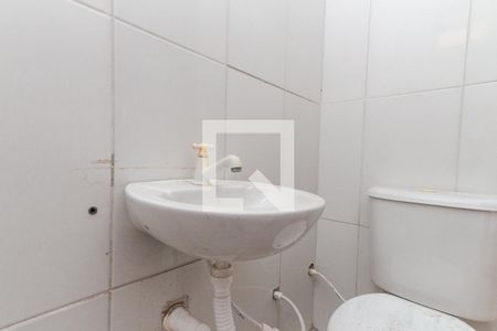 Banheiro de kitnet/studio para alugar com 1 quarto, 32m² em Vila Medeiros, São Paulo