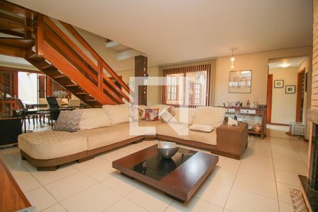 Sala de casa à venda com 3 quartos, 244m² em Partenon, Porto Alegre