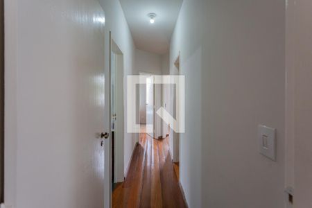 Corredor de apartamento à venda com 3 quartos, 70m² em Cruzeiro, Belo Horizonte