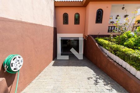 Casa à venda com 316m², 3 quartos e 5 vagas Casa à venda com 316m², 3 quartos e 5 vagasVaranda