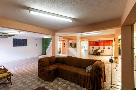 Casa à venda com 316m², 3 quartos e 5 vagas Casa à venda com 316m², 3 quartos e 5 vagasSala 2