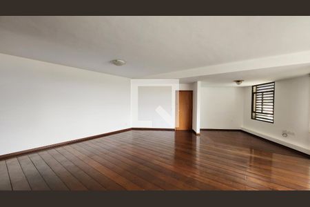 Apartamento para alugar com 238m², 3 quartos e 3 vagasSala