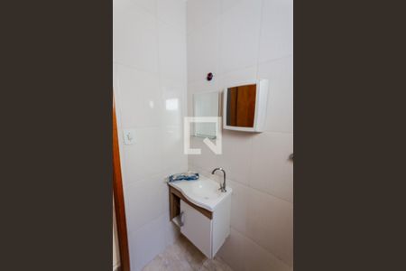 Banheiro  de apartamento à venda com 2 quartos, 48m² em Utinga, Santo André