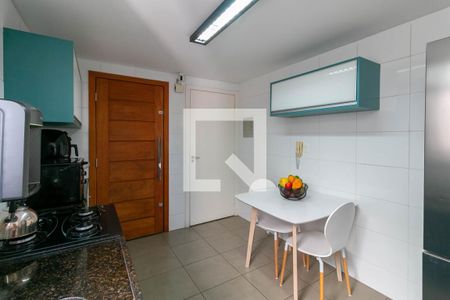 Cozinha de apartamento para alugar com 4 quartos, 195m² em Caiçara-adelaide, Belo Horizonte