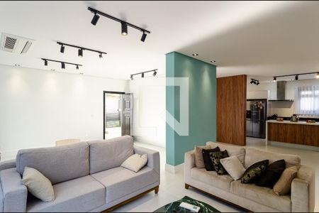 Sala de casa à venda com 4 quartos, 280m² em Planalto Paulista, São Paulo