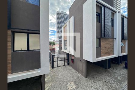 Vista Sala de casa de condomínio à venda com 3 quartos, 218m² em Brooklin Novo, São Paulo