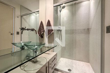 Apartamento à venda com 70m², 1 quarto e 1 vaga Apartamento à venda com 70m², 1 quarto e 1 vagaBanheiro