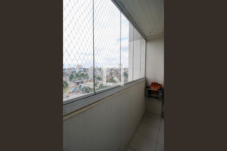 Sala / Varanda de apartamento para alugar com 2 quartos, 50m² em Vila Carmosina, São Paulo