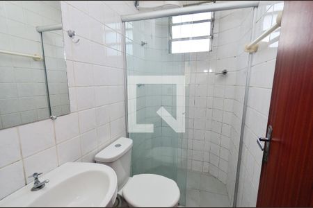 Banheiro  de apartamento para alugar com 2 quartos, 57m² em Sagrada Família, Belo Horizonte
